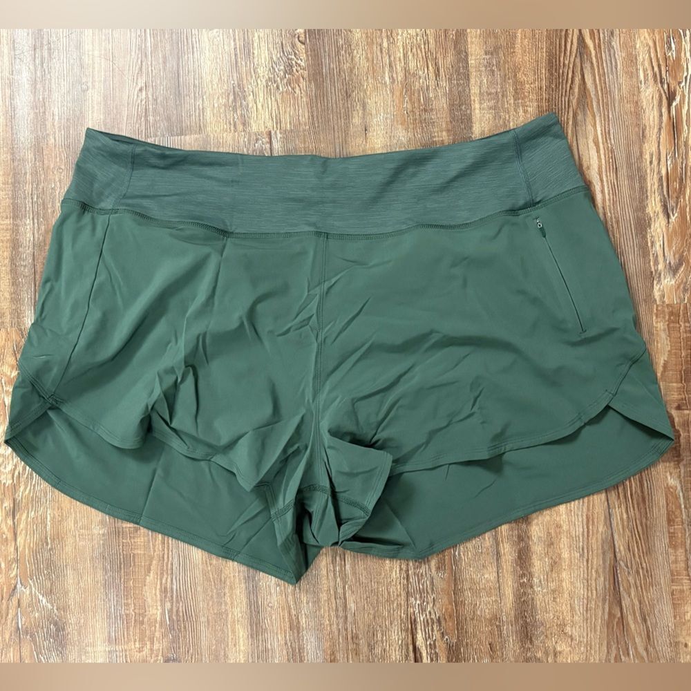 NWT Outdoor Voices Hudson Evergreen 2.5” Running Short Size XXXL Activewear